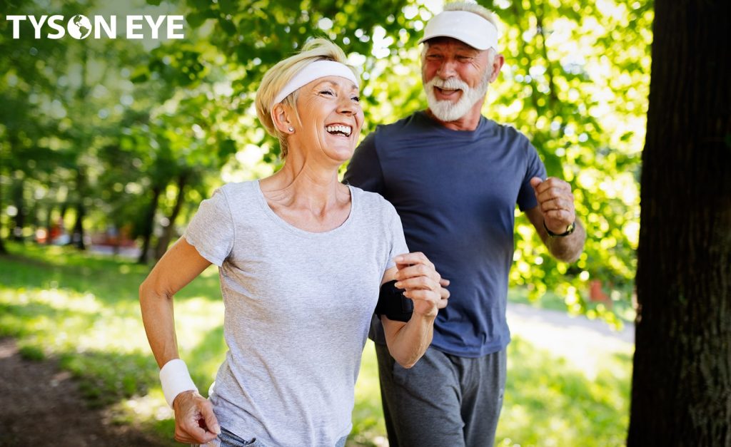 Couple jogging together because it shows how diabetes and retina are common issues